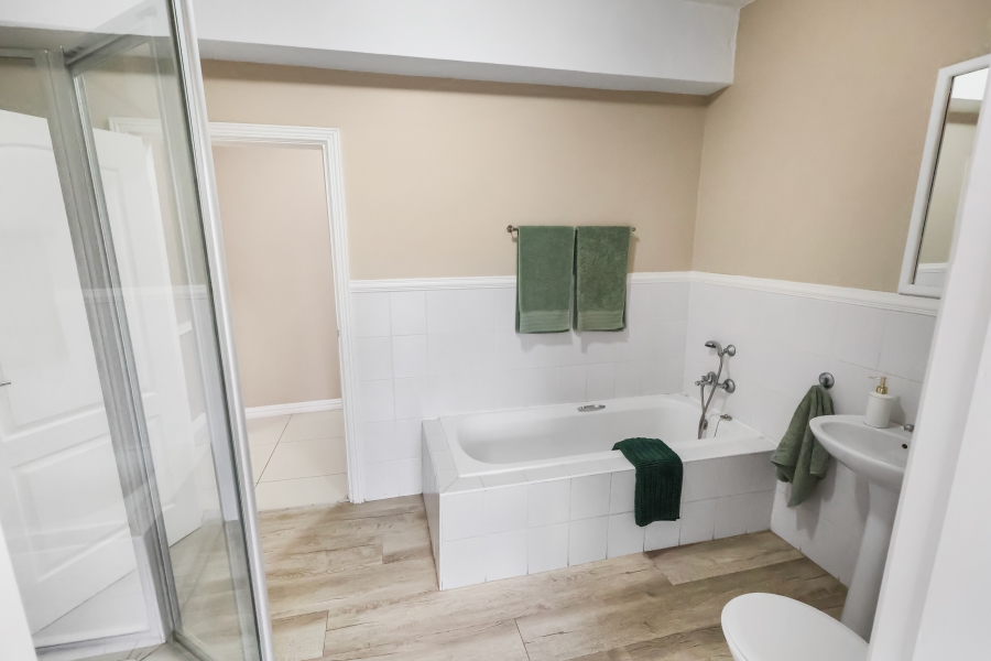 7 Bedroom Property for Sale in Nahoon Eastern Cape